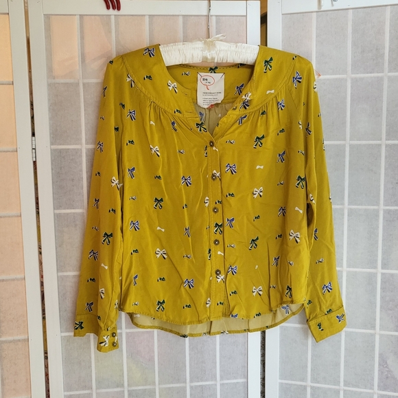 Anthropologie Tops - ANTHROPOLOGIE Top Bow Print Yellow Blouse Sz 00P